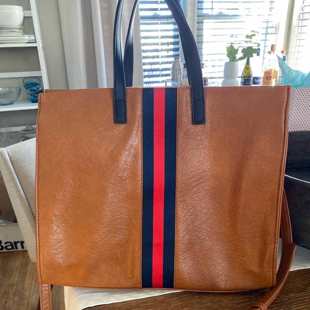 Beige tote with stripes
